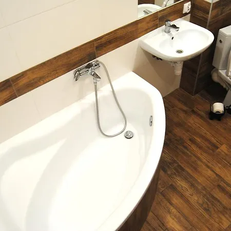 Miedzy Owcami スロモフツェ・ビジネ